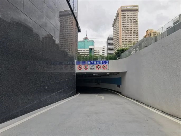 罗湖-万象新天地（和信大厦） 